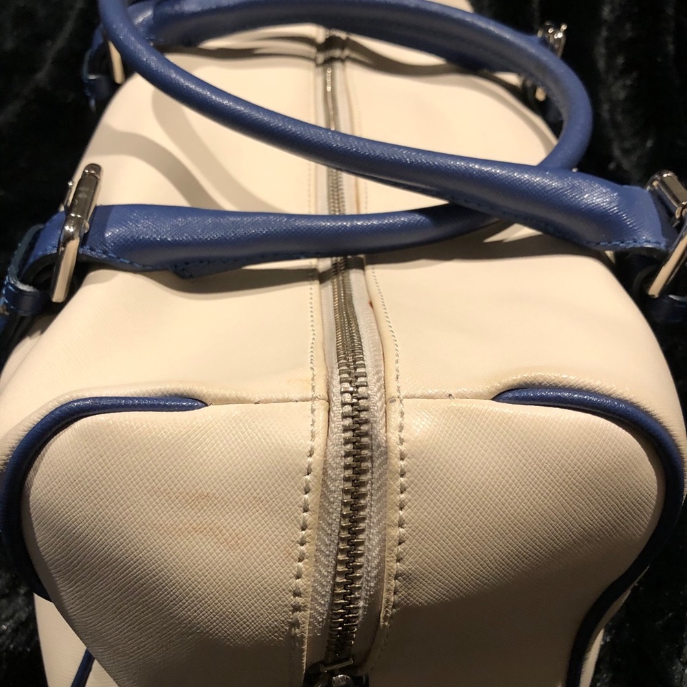 Satchel - Picture 6 of 7